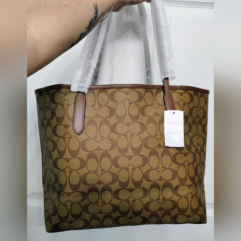 Coach Signature City Tote Bag With Coach Wallet & Coach Coin Pouch 3 Pieces - Picture 8 of 15